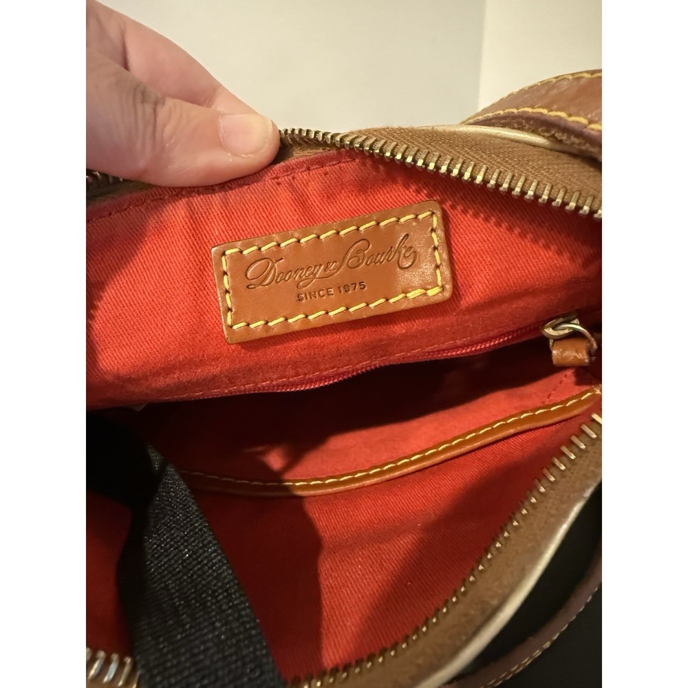 Disney World Dooney & Bourke RETRO Crossbody Handbag 9x8x2 - Picture 10 of 15